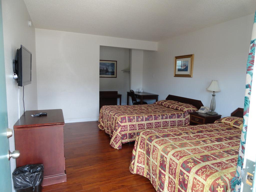 Travel Inn Los Angeles Room photo